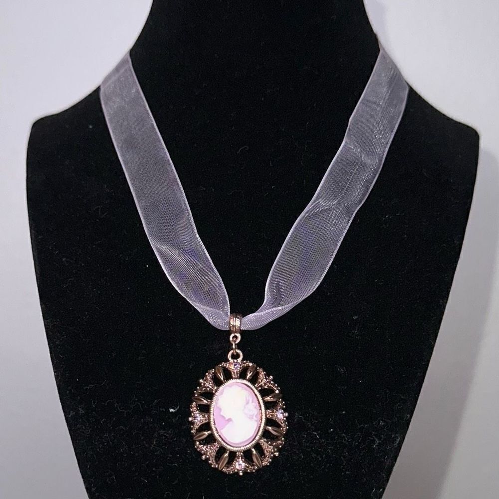1928 Jewerly Co Vintage Lilac Left Facing High Relief Cameo Ribbon Necklace
